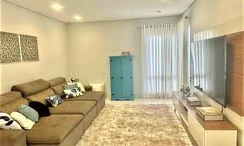 Imagem 3: Ótimo sobrado com 4 suítes em condomínio pertinho da Lucas!