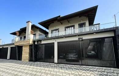 Imagem 4: Sobreposta com Piscina e Churrasqueira em Condomínio, Lado Praia, Repasse de Financiamento