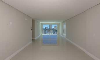 Imagem 3: BALNEáRIO CAMBORIú - Apartamento Padrão - Centro