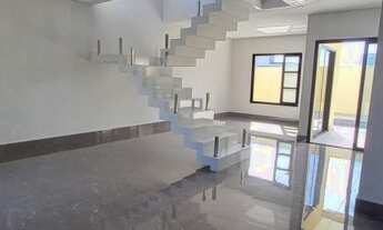 Imagem 2: Casa de condomínio sobrado para venda tem 235 metros quadrados com 4 quartos