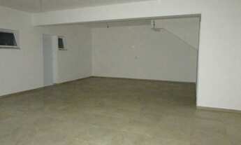 Imagem 15: Maravilhoso sobrado novo com piscina e privacidade