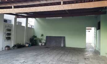 Imagem 5: Vendo Bela Casa de Esquina no Bairro do Centro com 03 Quartos e 04 Vagas