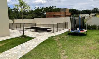 Imagem 2: Casa de condomínio térrea para venda tem 340 metros quadrados com 4 quartos