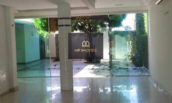 Imagem 6: Casa de condomínio para venda possui 200 metros quadrados com 5 quartos