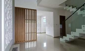 Imagem 2: Sobrado Moderno com 2 Suítes em Forquilhas