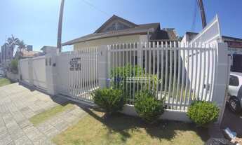 Imagem 2: Sobrado a venda no centro de Navegantes com 01 suíte + 02 dormitórios