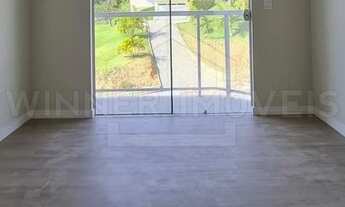 Imagem 7: Sobrado com Acabamento Impecável em São José-SC