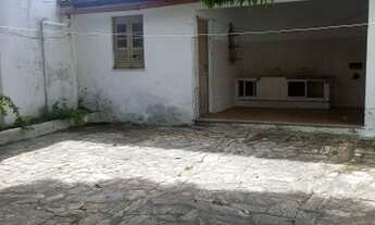 Imagem 7: Casa na rua de Maruim <