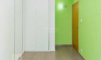 Imagem 7: REFORMADO Apartamento com 2 dormitórios