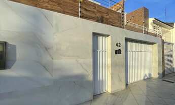 Imagem 2: Casa com piscina sol nascente