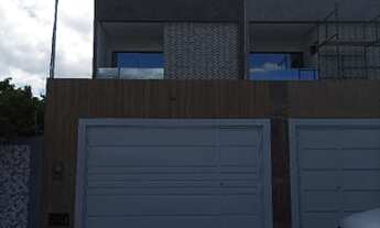 Imagem: Venda de casa duplex com fino acabamento