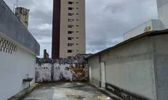 Imagem 2: Imóvel Lagoa Nova, super bem localizado, possui 433m² de área privativa, terr