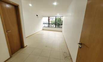 Imagem: Lindo escritório prédio novo de frente