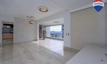 Imagem 3: Apartamento com varanda gourmet e churrasqueira integrada ao living de 134 m², com duas va