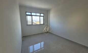 Imagem 6: Apartamento amplo com 2 dormitórios, reformado, vaga de garagem demarcada na cidade de San