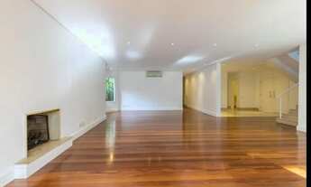 Imagem 6: Casa de condomínio sobrado para aluguel e venda possui 710 metros quadrados com 4 quartos