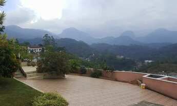 Imagem 5: Casa de condomínio para venda possui 400 metros quadrados com 5 quartos