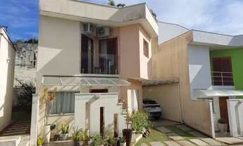 Imagem: Sobrado à venda no bairro Vila Oliveira