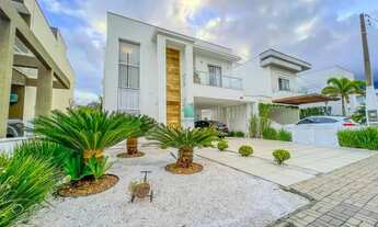 Imagem 2: Casa Espatcular 3 Suítes em Condomínio Fechado Costa Nova