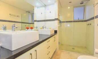 Imagem 4: Apartamento para venda tem 138 metros quadrados com 3 quartos em Água Verde - Curitiba - P