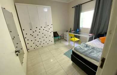 Imagem 3: Sobrado para venda possui 158 m2, com 3 quartos 1 suíte c/ closet Vista Linda - São José