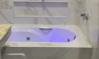 Imagem 2: Casa na região da granja viana tem 120 metros quadrados com 2 suítes com banheira e closet