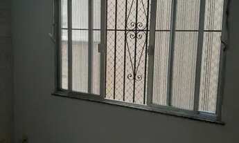 Imagem 4: Ótima casa de vila em Pilares em rua residencial