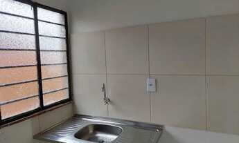 Imagem: Aluga-se kitnet no novo aleixo