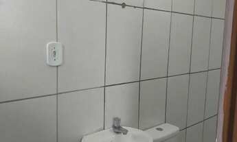 Imagem 2: Só no céu azul simples de um quarto