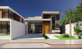 Imagem 2: Aproveite a Exclusividade: Casa com Pé Direito Duplo em Planície da Serra!