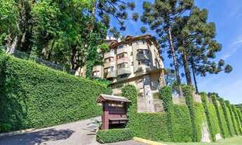 Imagem 2: Viva o encanto de estar a poucos passos da famosa rua Coberta em Gramado