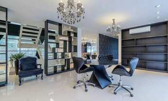 Imagem 2: Casa de Luxo com 4 Suítes à Venda no Bairro Jardim Social, Curitiba