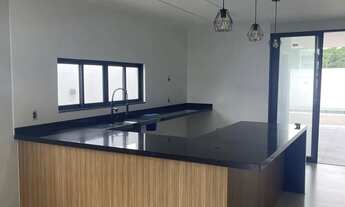 Imagem 4: Casa de condomínio para venda possui 206 metros quadrados com 3 quartos