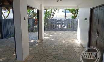 Imagem 4: Oportunidade Única: Casa no Centro de Guaratuba com Suíte e Churrasqueira