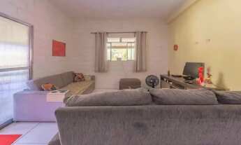 Imagem 5: Casa para aluguel tem 250 metros quadrados com 4 quartos