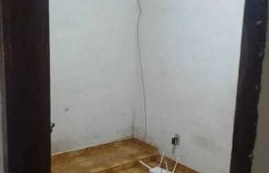 Imagem 5: Alugo Casa com 2 Quartos, Sala, Cozinha e Área de Serviço