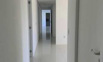 Imagem 7: Apartamento para venda possui 245 metros quadrados com 4 quartos em Guararapes - Fortaleza