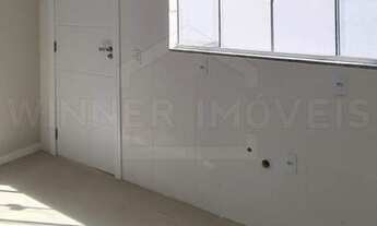 Imagem 4: Sobrado com Acabamento Impecável em São José-SC