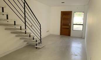 Imagem 2: Sobrado para venda tem 69 metros quadrados com 2 quartos em Jardim Iririú - Joinville - SC