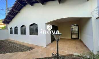 Imagem: Casa para aluguel, 6 quartos, 3 suítes