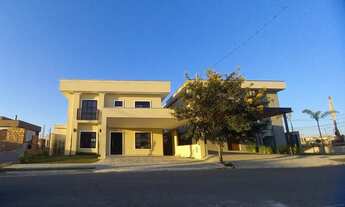 Imagem 3: Casa de condomínio sobrado para venda tem 235 metros quadrados com 4 quartos