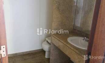 Imagem 7: Praia. Lazer e segurança. Apartamento com 5 quartos (suítes) e 3 vagas de garagem, venda o