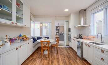 Imagem 2: Sobrado para venda tem 310 metros quadrados com 3 quartos