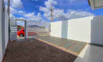 Imagem 5: Linda casa no NOVA VENEZA com passagem lateral para o amplo quintal - Cascavel - PR