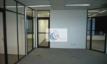 Imagem 4: Sala comercial de 176,94 m² pronto com 6 salas, todas com carpete, portas de vidro, ar con