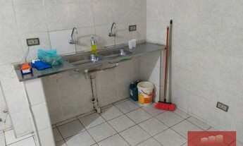 Imagem 6: Casa térrea com 02 dormitórios, garagem coberta e quintal com churrasqueira