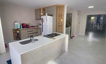 Imagem 5: A casa dos seus sonhos na melhor localização de Farolândia. // Com Piscina