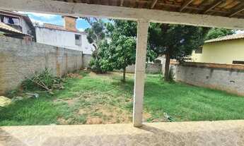 Imagem 2: Casa para aluguel possui 60 metros quadrados com muito espaço de quintal