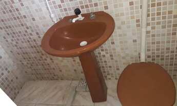 Imagem 5: Casa 1/4, 2 banheiros. Frente de rua