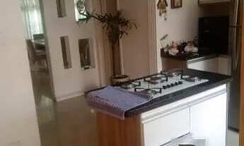 Imagem 3: Casa com piscina. 2 dorm, 4 vagas de garagem